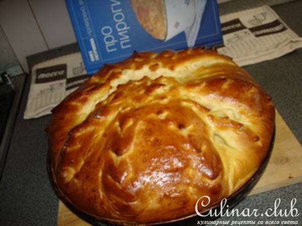 Пирог с курицей и смородиной.