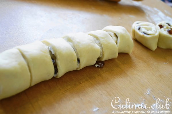 Булочки-улитки с начинкой из творожного сыра