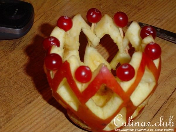 Подсвечник из яблока