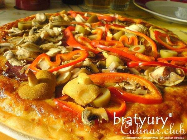 Pizza со свежими маслятами