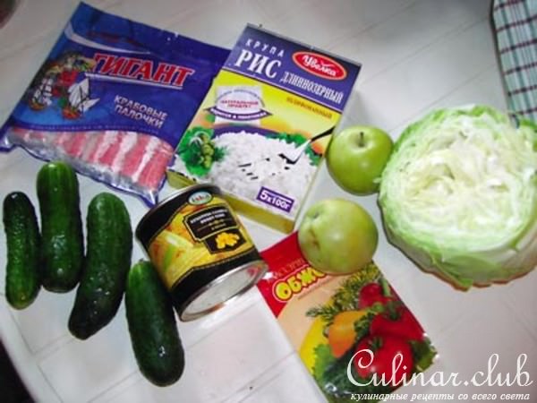 Салат-микс с крабовыми палочками