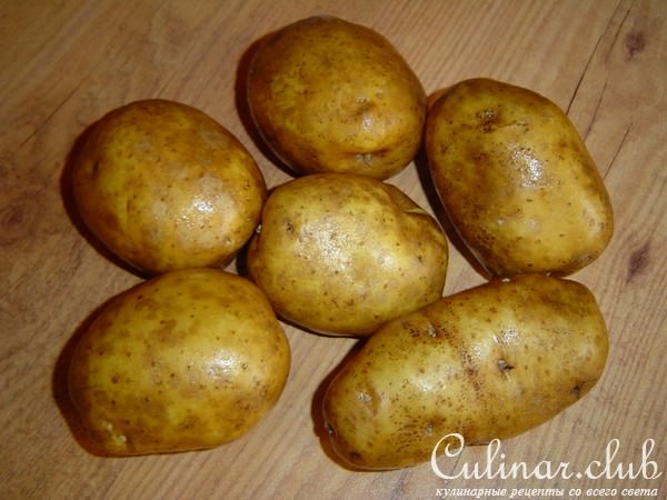 Запеченный картофель с овощами