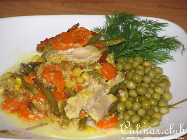 Курочка с овощами в сметане