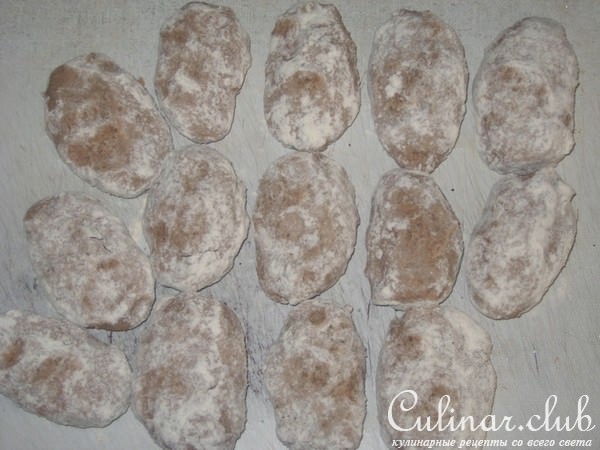 Котлетки из куриных желудков с сыром и свекольный необычный салатик. 