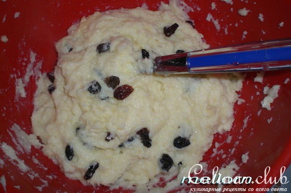 Манный пудинг с изюмом