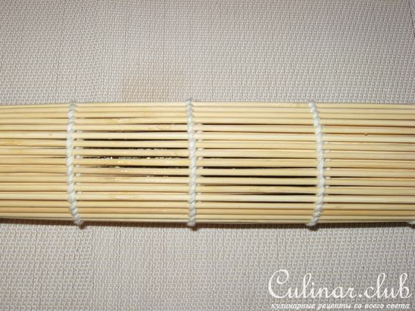Роллы с овощами и креветками