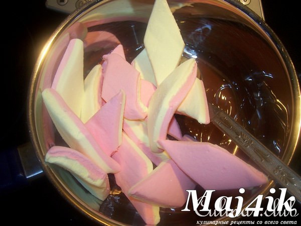Шоколадная мастика и розочки из неё (получается всегда)