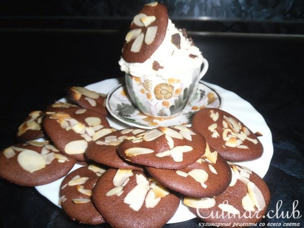 Кофе Мокко под кремом шантильи с печеньками-"ракушками". Подарок для Оксаночки *ogiway*!!!