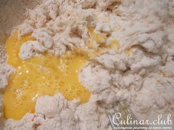 Роти по-тайски: слоеные лепешки с кунжутом и кокосовой стружкой