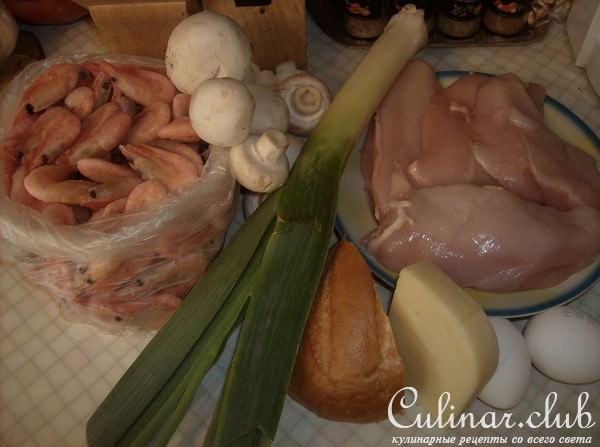 Куриный рулет, фаршированный креветками 
