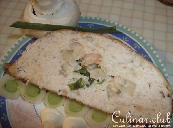 Куриный рулет, фаршированный креветками 