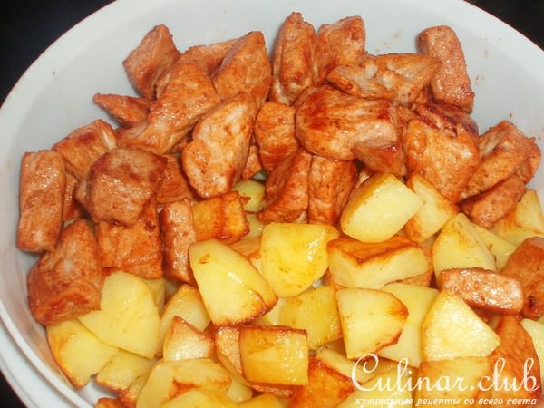 картофель в горшочке с мясом и грибами