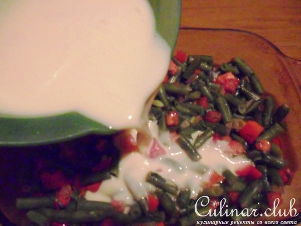 Стручковая фасоль, запечённая с яйцом