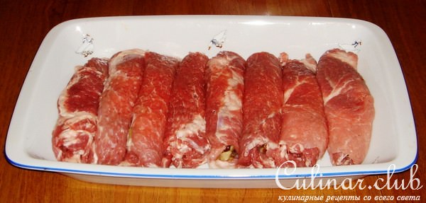 Рулетики из свинины с грибами