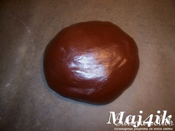 Шоколадная мастика и розочки из неё (получается всегда)