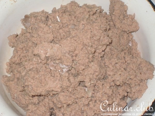 Котлетки из куриных желудков с сыром и свекольный необычный салатик. 