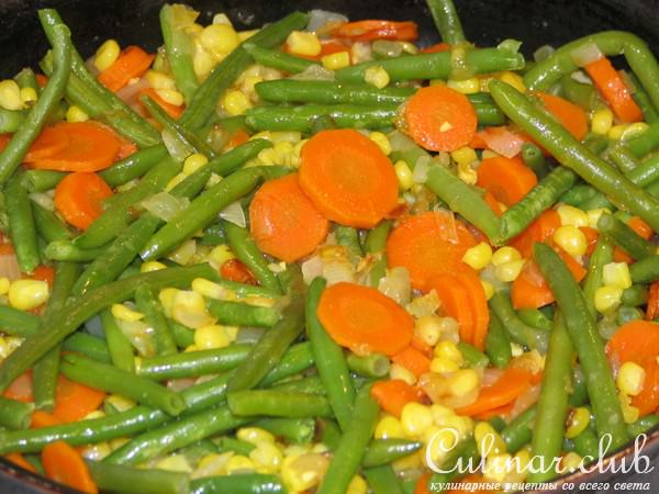 Курочка с овощами в сметане