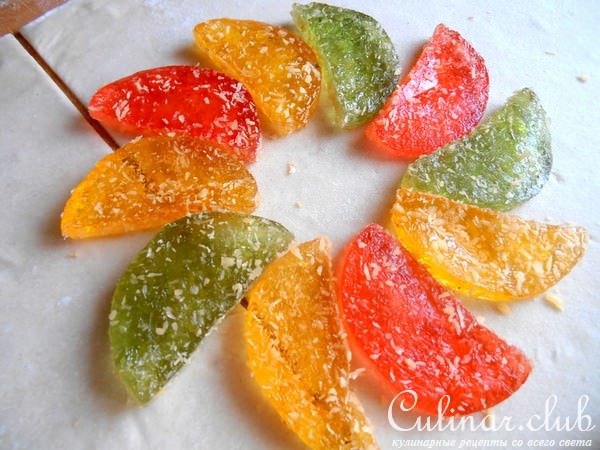 Слоёный рулет с банановой начинкой