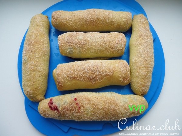 Рулетики со смородиной
