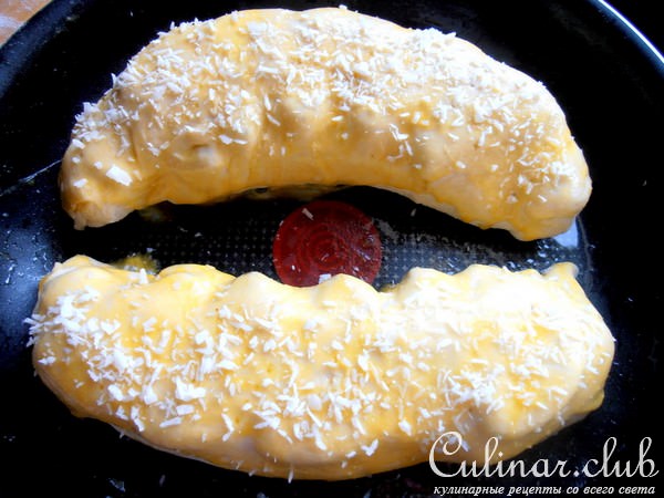 Слоёный рулет с банановой начинкой