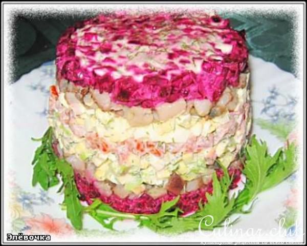 САЛАТ ИЗ АВОКАДО С СЕЛЬДЬЮ И СВЕКЛОЙ