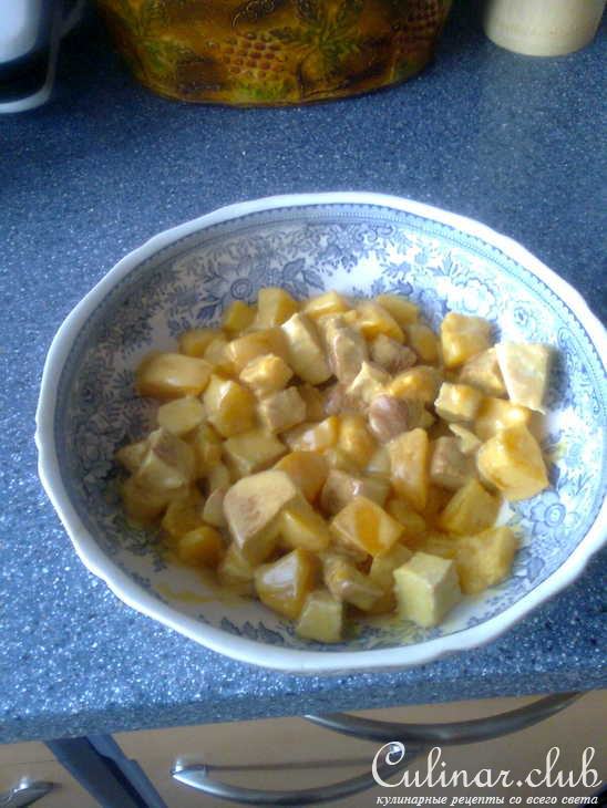 Салат с персиками.