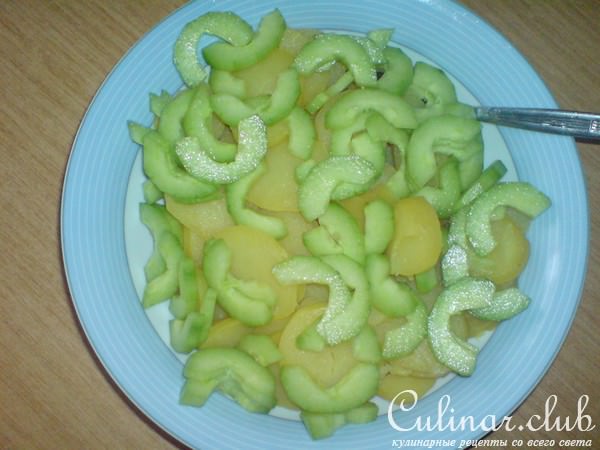 Kартофельно-огуречный салат