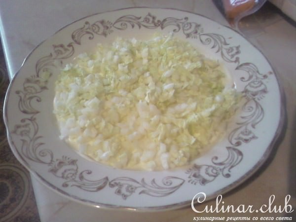 Слоёный салат из форели и овощей