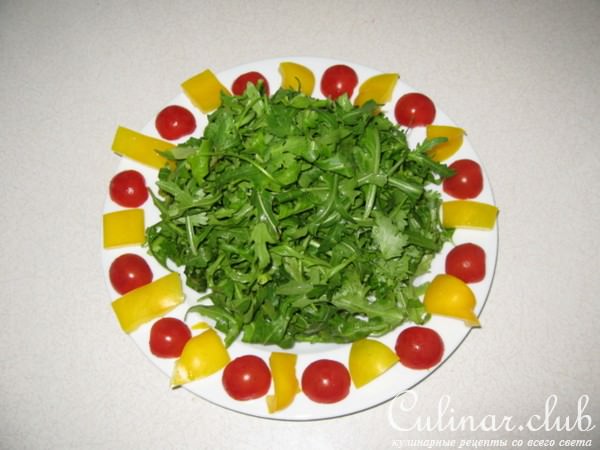 салат печень с руколой