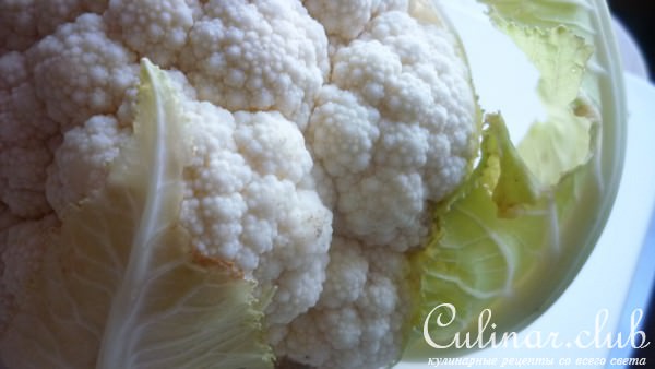 Теплый салат с брокколи,цветной капустой и красной рыбой