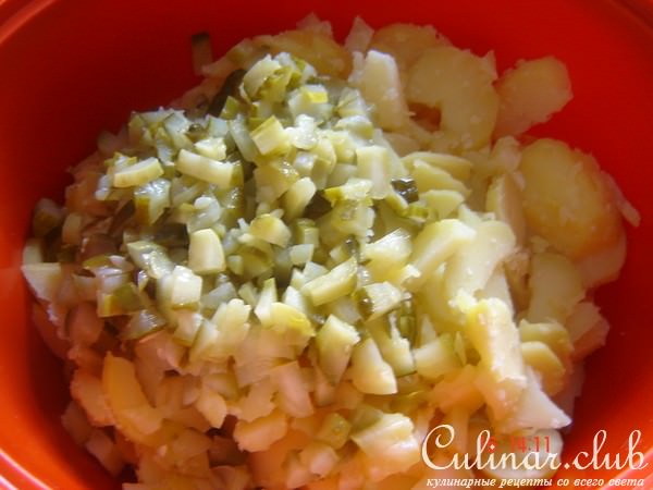 Салат картофельный с солёными огурчиками