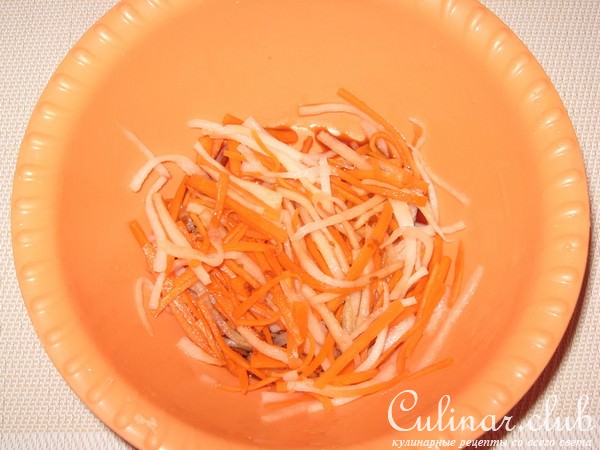 Салат из моркови и дайкона