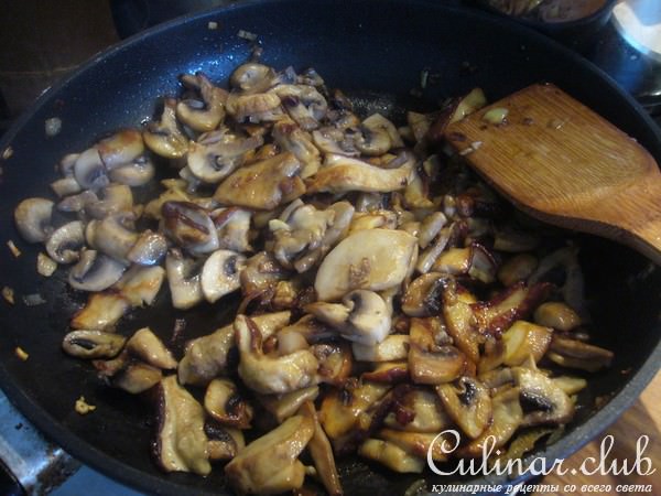 Селедочный салат с белыми грибами и шампиньонами