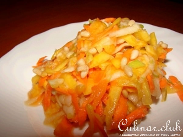 Салат из тыквы с орешками и мёдом