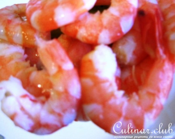 Салат с креветками,апельсинами и красным луком