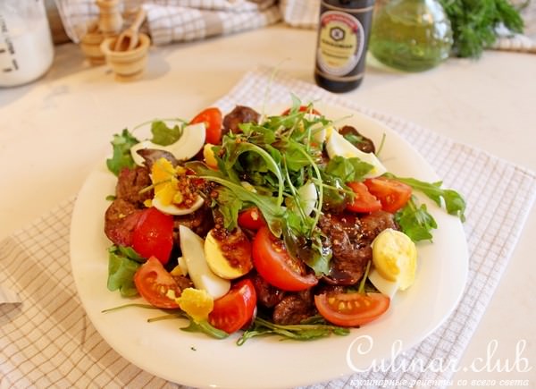 Салат из куриной печени с соевым соусом .