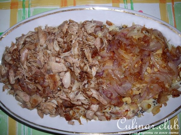 салат «Отличный» с сыром и ананасами