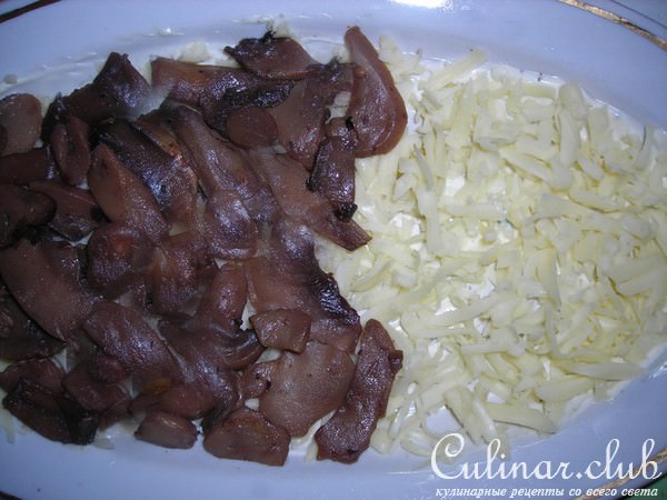 салат «Отличный» с сыром и ананасами