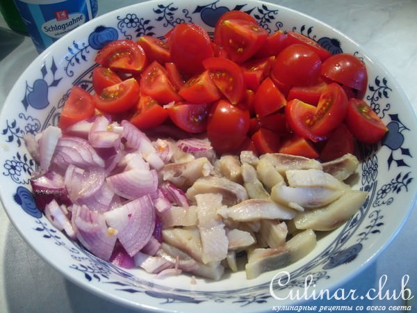 Селедочный салат с белыми грибами и шампиньонами