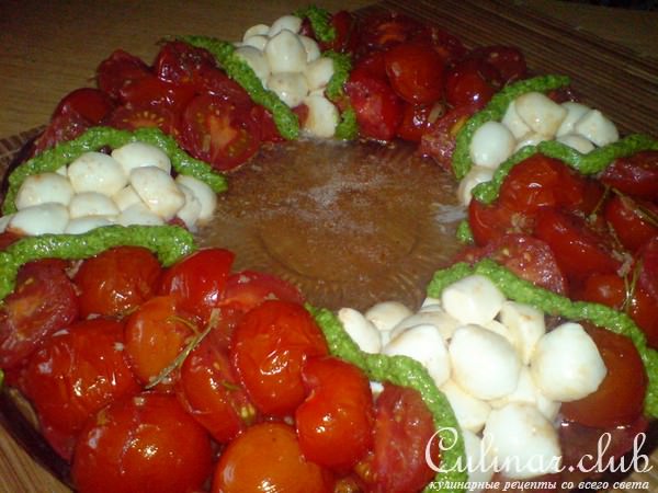 "Рождественский венок" ……..из салата "Caprese "
