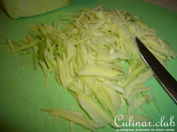 Куриный салат с кукурузой и белокочанной капустой 