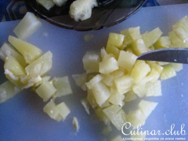 Салат с ананасом
