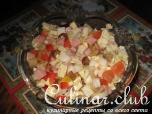 Салат с маринованными грибами