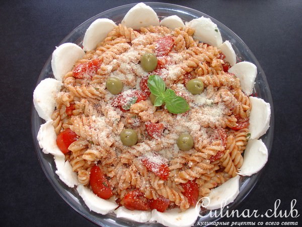 Салат „Fussili-tricolori.“