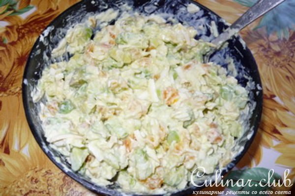 Салат из авокадо и кураги