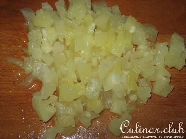 Салат рыбно-авокадный с ананасом