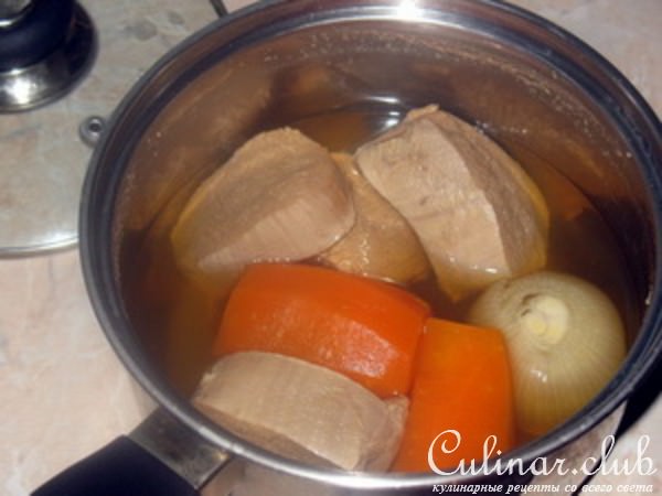 Салат с говядиной и помидорами