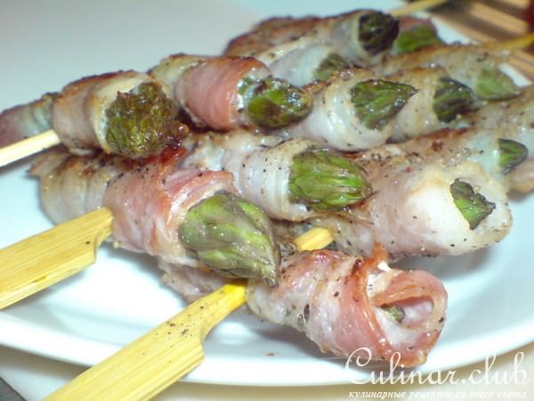 Тёплый салат из зелёной спаржи,черри,хамона и козьего сыра // Шашлычки со спаржей и беконом