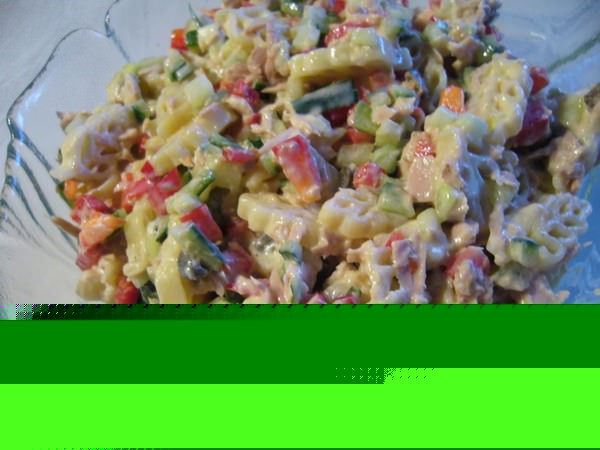 Салат (Nudelsalat)из макарон с тунцом