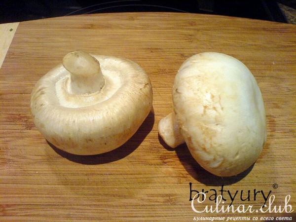 Салат из свежей крапивы с орехами